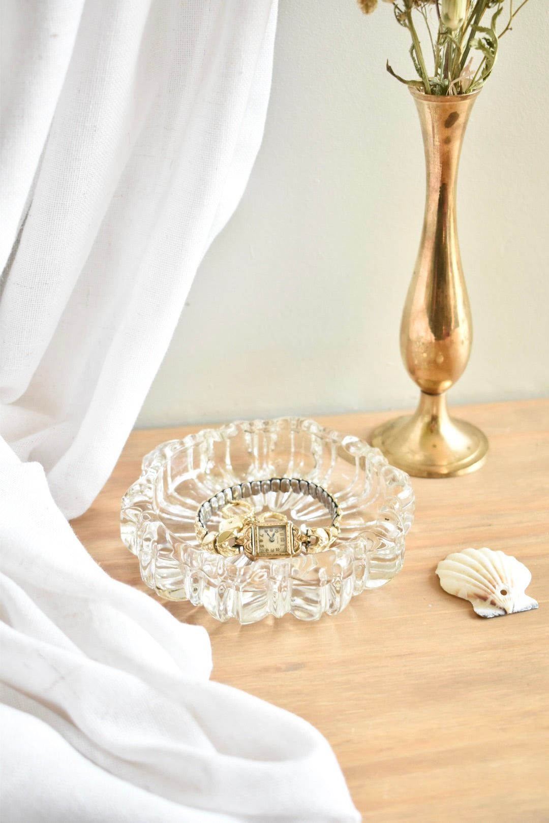 glass daisy ashtray/dish