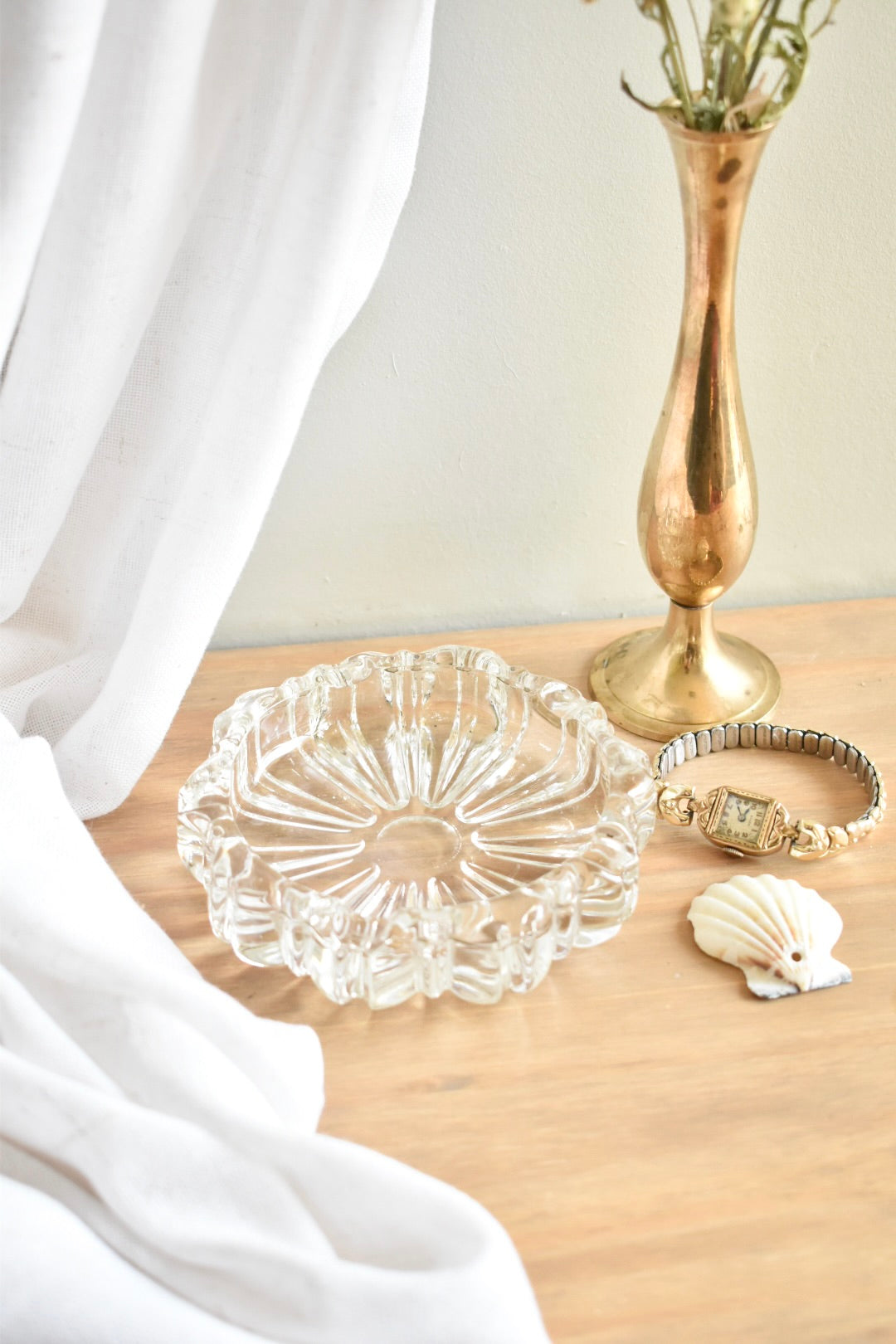 glass daisy ashtray/dish