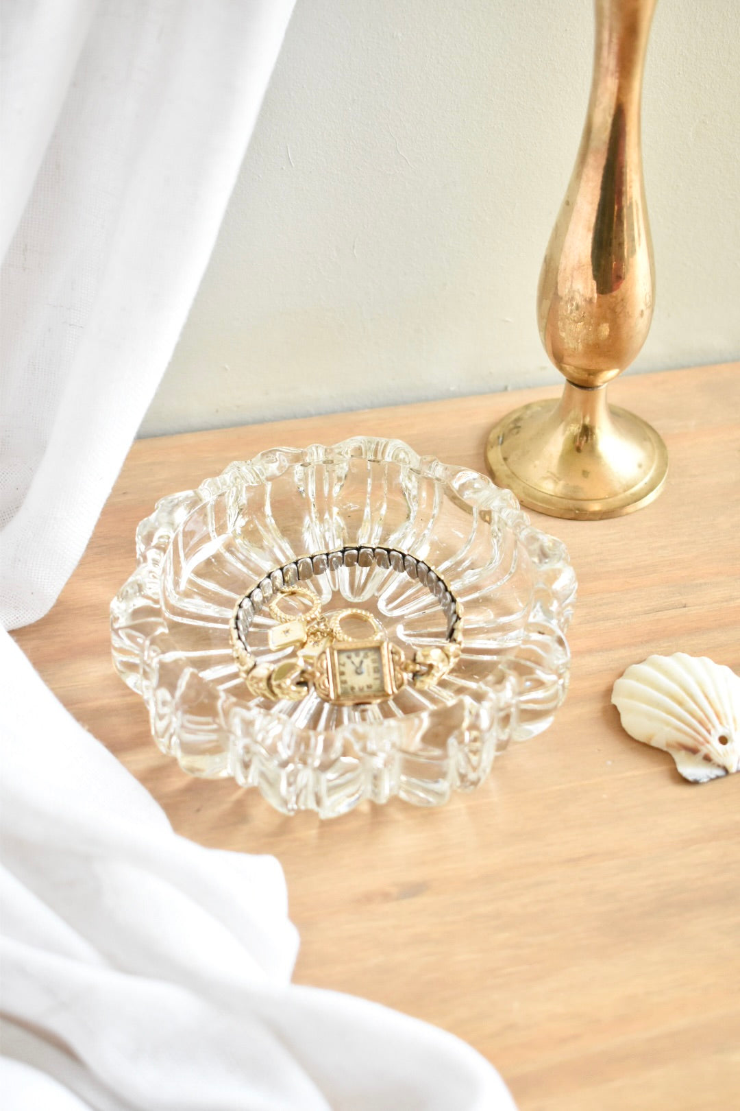 glass daisy ashtray/dish
