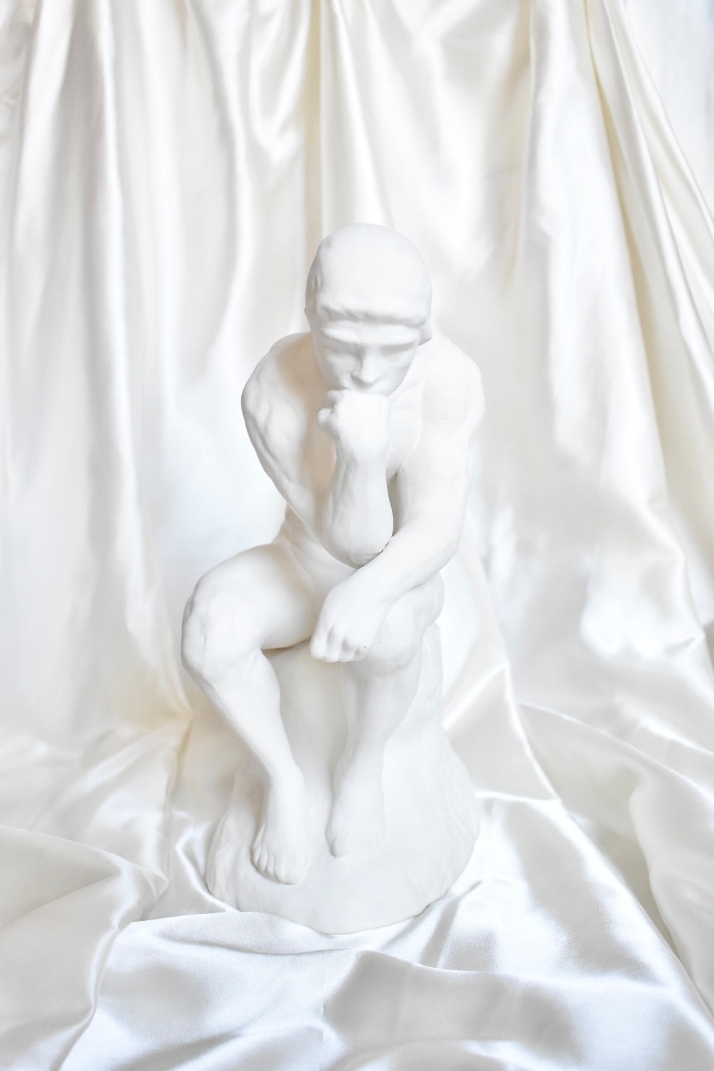 the thinker plaster statue