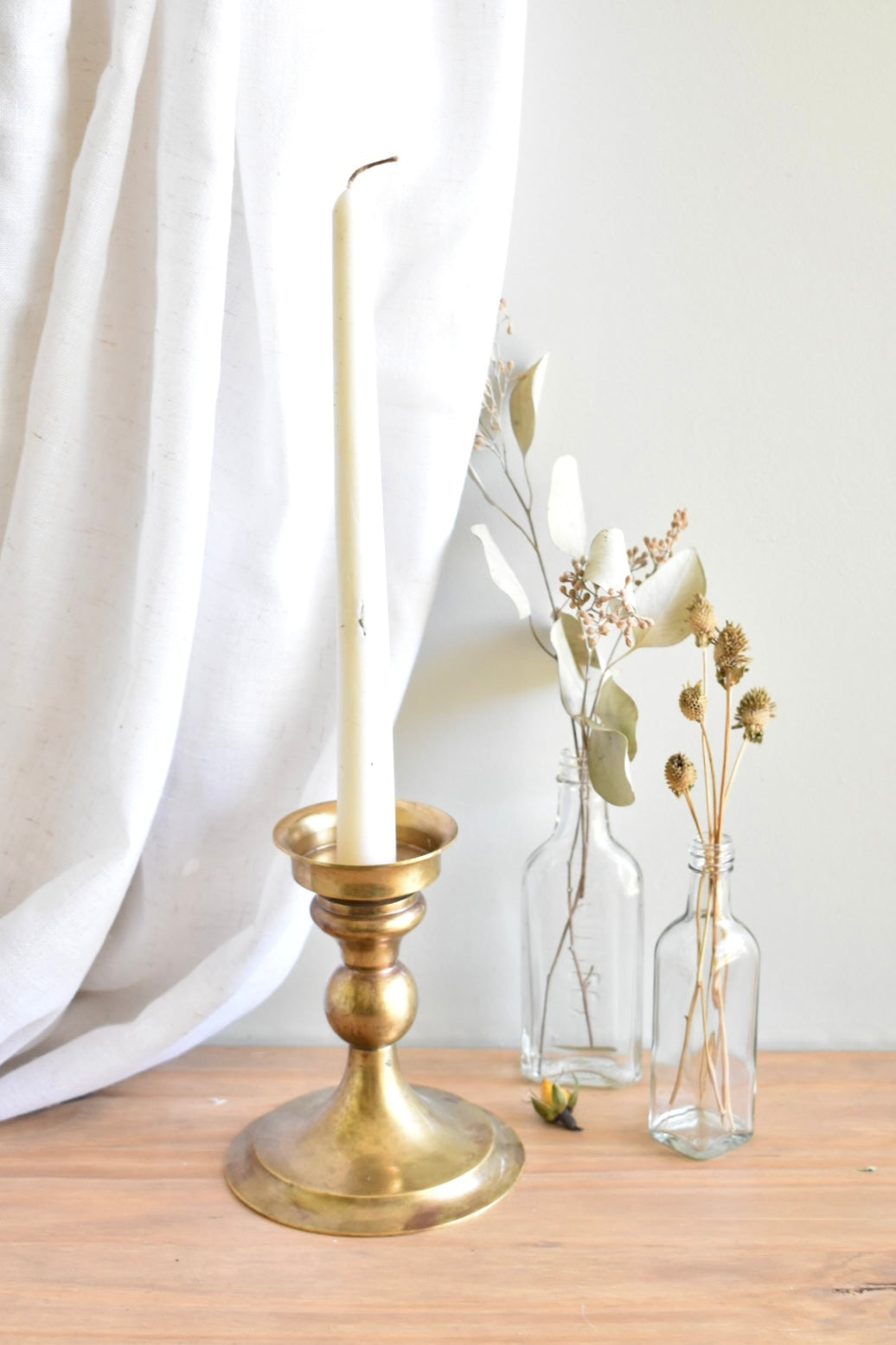 wide-lip brass candle holder (single)