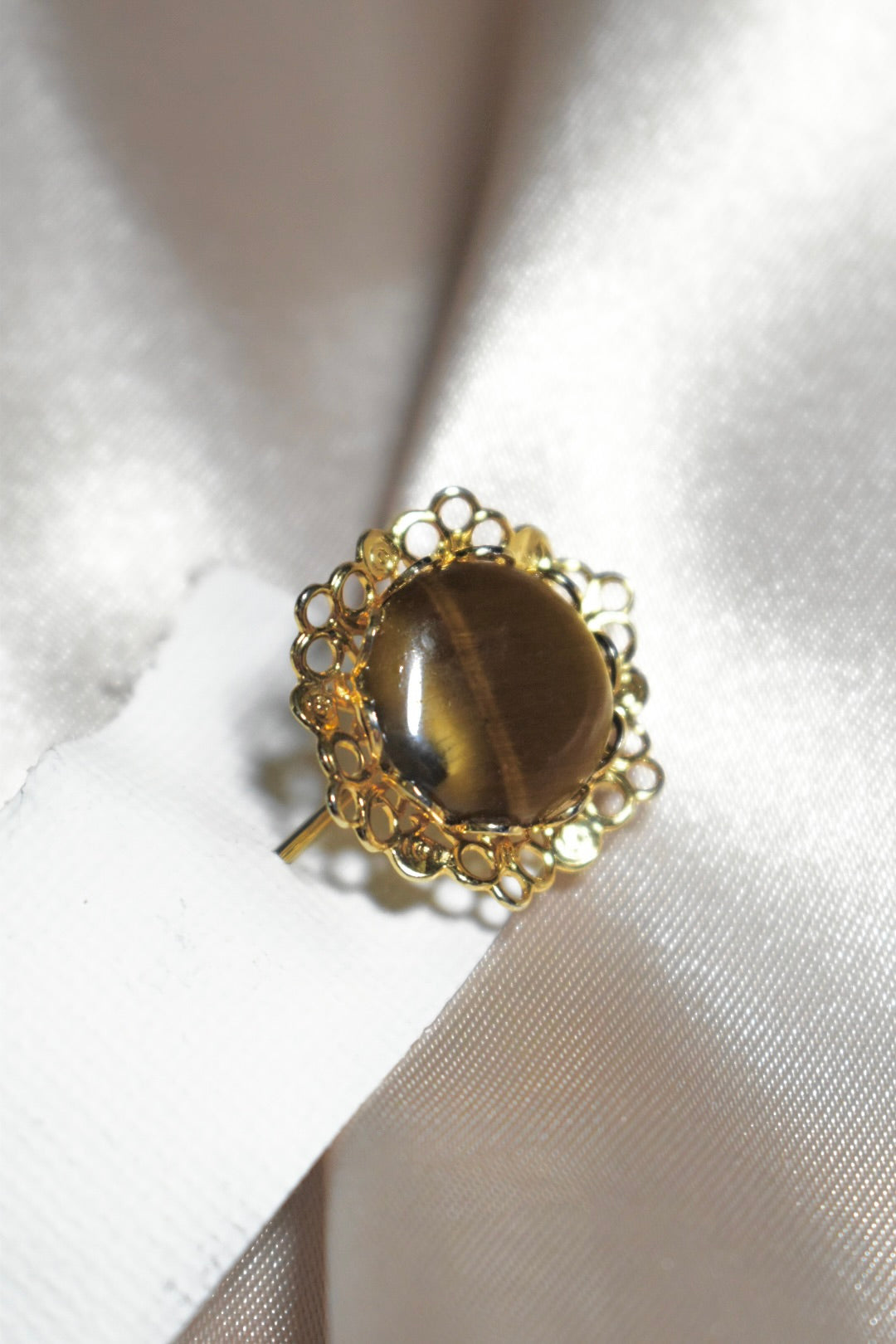 tigers eye bar pin