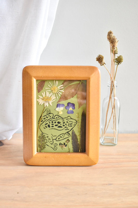 Medium frog wooden pressed flower frame