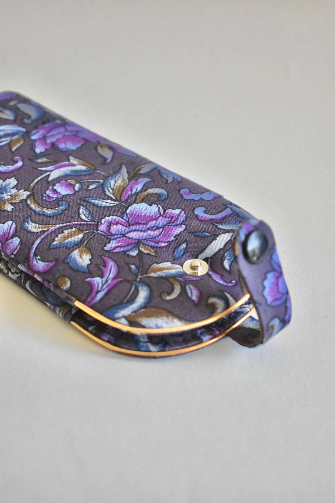 purple paisley glasses pouch