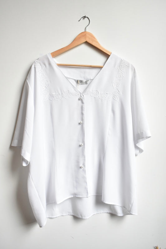 white embroidered blouse • 2X-3X